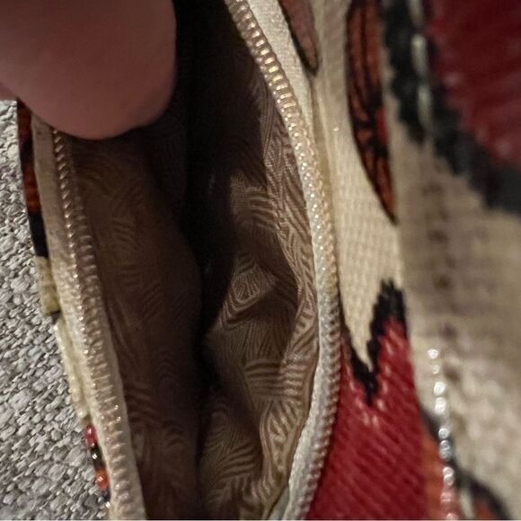 Sakroots faux patent leather zip around wallet peace print - Picture 9 of 9